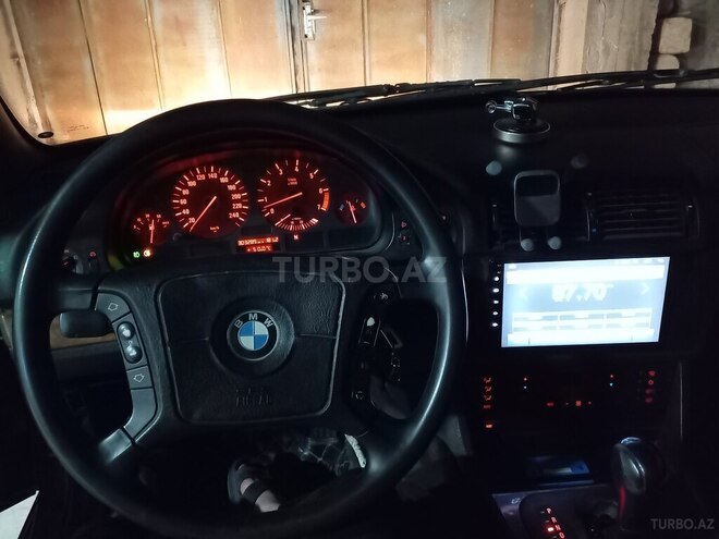 BMW 520 1999, 302,000 km - 2.0 l - Bakı