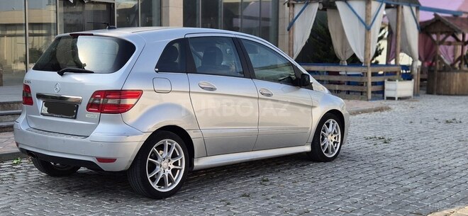 Mercedes B 180 2009, 280,000 km - 1.7 l - Bakı