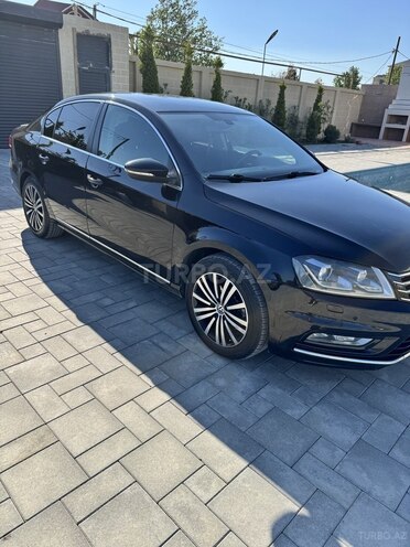 Volkswagen Passat 2014, 211,500 km - 1.8 л - Bakı