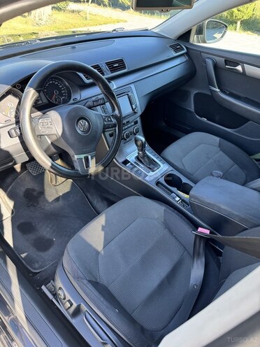 Volkswagen Passat 2014, 211,500 km - 1.8 л - Bakı