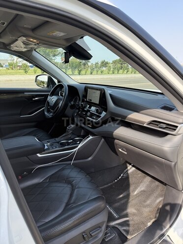 Toyota Highlander 2023, 22,000 km - 2.5 l - Bakı