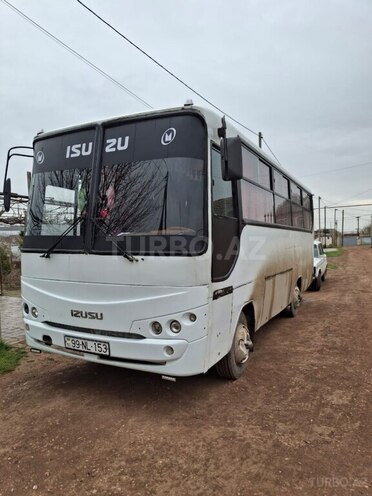 Isuzu  1997, 100,000 km - 3.9 l - Salyan
