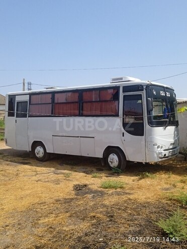 Isuzu  1997, 100,000 km - 3.9 l - Salyan