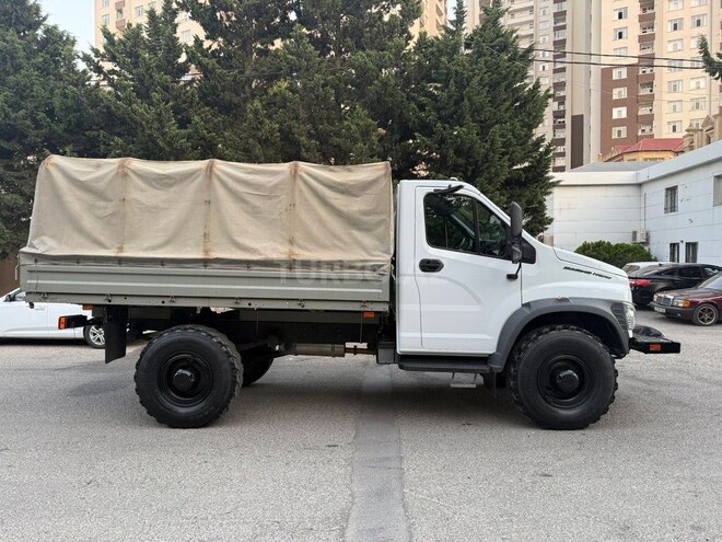 GAZ  2021, 21,205 km - 4.4 l - Bakı