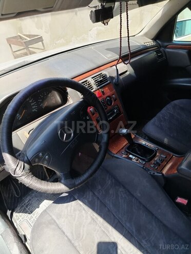 Mercedes E 200 1998, 120,700 km - 2.0 l - Bakı