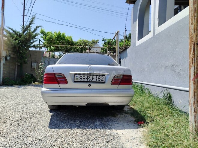 Mercedes E 200 1998, 120,700 km - 2.0 l - Bakı