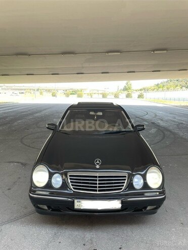 Mercedes E 270 1999, 298,000 km - 2.7 l - Bakı