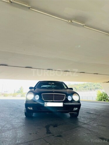 Mercedes E 270 1999, 298,000 km - 2.7 l - Bakı