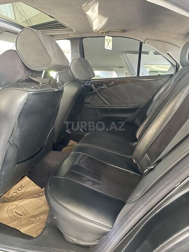 Mercedes E 270 1999, 298,000 km - 2.7 l - Bakı