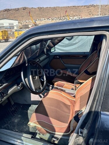 Mercedes E 250 1990, 320,000 km - 2.5 л - Bakı