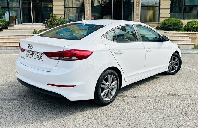 Hyundai Elantra 2018, 64,000 km - 2.0 l - Bakı