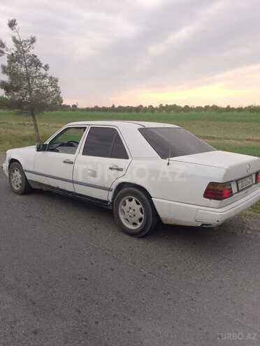 Mercedes E 250 1993, 326,456 km - 2.5 l - Tərtər