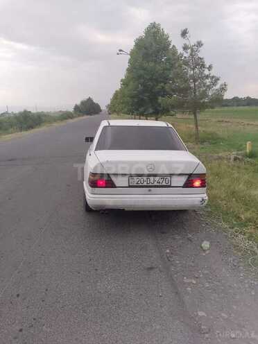 Mercedes E 250 1993, 326,456 km - 2.5 l - Tərtər