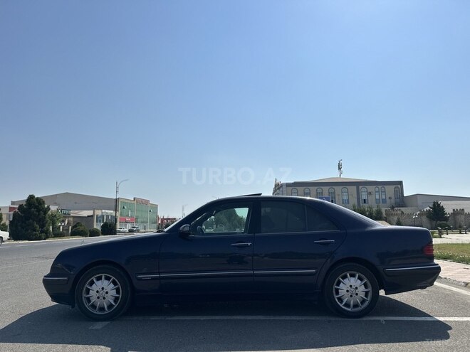 Mercedes E 240 2000, 326,000 km - 2.4 l - Saatlı