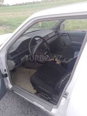 Mercedes E 250 1993, 326,456 km - 2.5 l - Tərtər