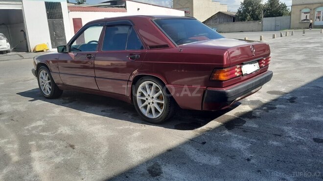 Mercedes 190 1993, 250,000 km - 1.8 l - Quba