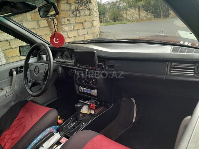 Mercedes 190 1993, 250,000 km - 1.8 l - Quba