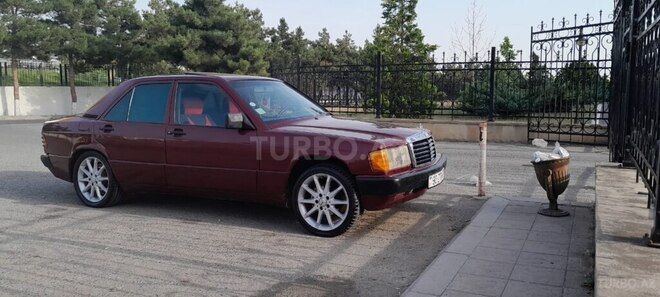 Mercedes 190 1993, 250,000 km - 1.8 l - Quba