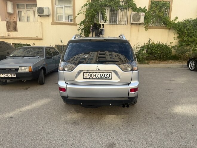 Mitsubishi Outlander 2009, 268,000 km - 3.0 l - Bakı