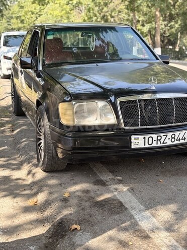 Mercedes E 220 1994, 241,500 km - 2.2 l - Beyləqan