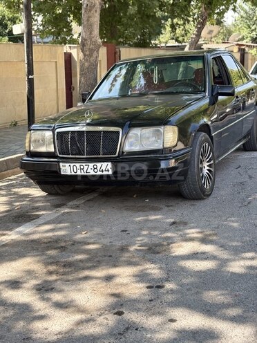 Mercedes E 220 1994, 241,500 km - 2.2 l - Beyləqan