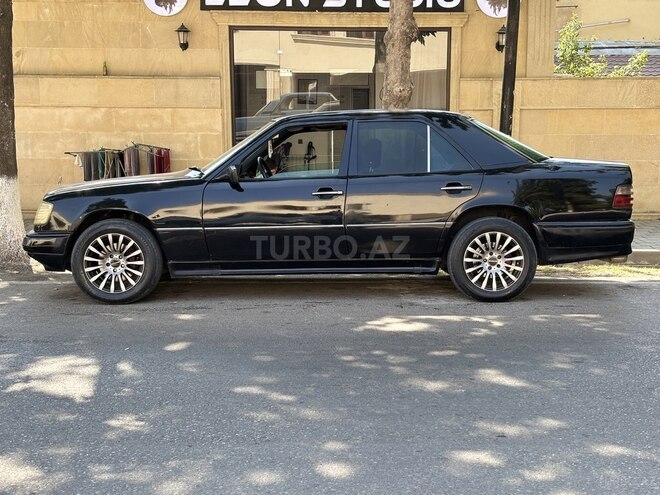 Mercedes E 220 1994, 241,500 km - 2.2 l - Beyləqan