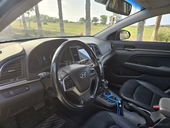 Hyundai Avante 2016, 195,000 km - 1.6 l - Bakı