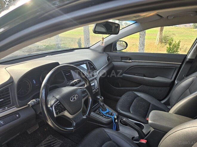 Hyundai Avante 2016, 195,000 km - 1.6 l - Bakı