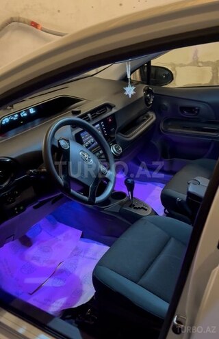 Toyota Aqua 2016, 80,000 km - 1.5 l - Bakı