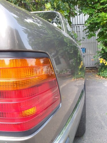 Mercedes E 200 1993, 340,000 km - 2.0 l - Zaqatala
