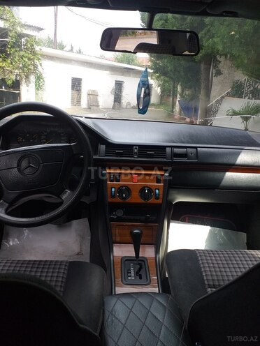 Mercedes E 200 1993, 340,000 km - 2.0 l - Zaqatala
