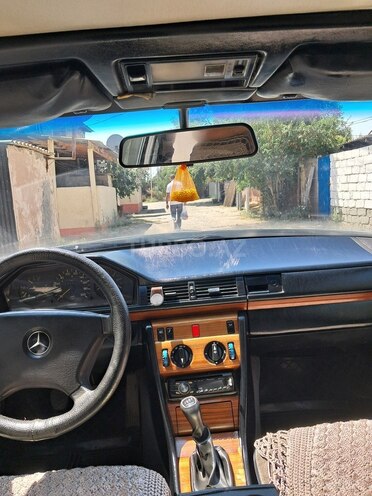 Mercedes E 250 1994, 496,800 km - 2.5 л - Biləsuvar