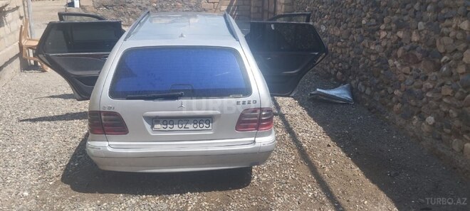 Mercedes E 220 d 2001, 834,321 km - 2.2 l - Samux