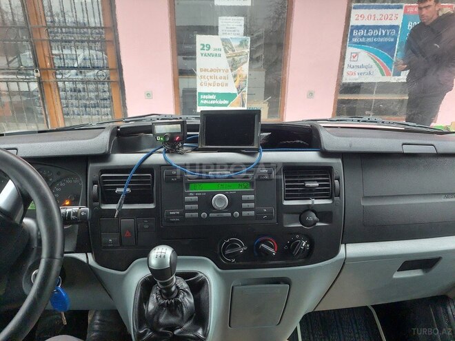 Ford Transit 2011, 198,000 km - 2.4 л - Quba