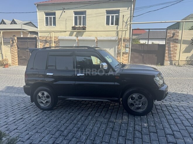 Mitsubishi Pajero io 2001, 235,000 km - 2.0 l - Bakı