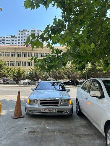 Mercedes C 240 2000, 250,000 km - 2.4 l - Bakı