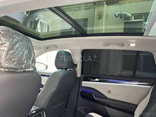 Volkswagen ID.6 Crozz-12