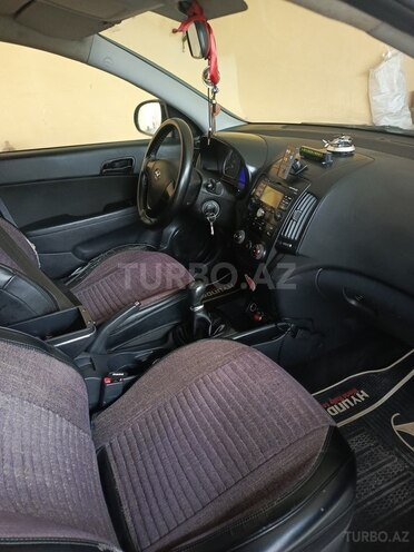 Hyundai i30 2010, 275,000 km - 1.4 л - Bakı