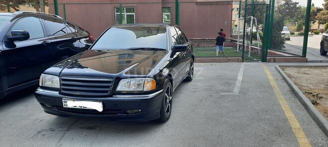Mercedes C 230 1999, 235,000 km - 2.3 l - Bakı