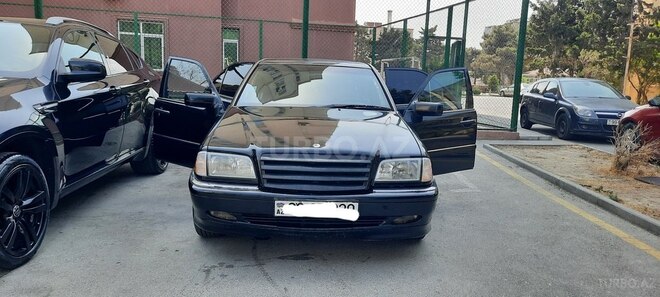 Mercedes C 230 1999, 235,000 km - 2.3 l - Bakı