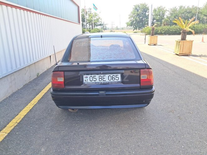 Opel Vectra 1992, 328,409 km - 1.8 l - Ağstafa