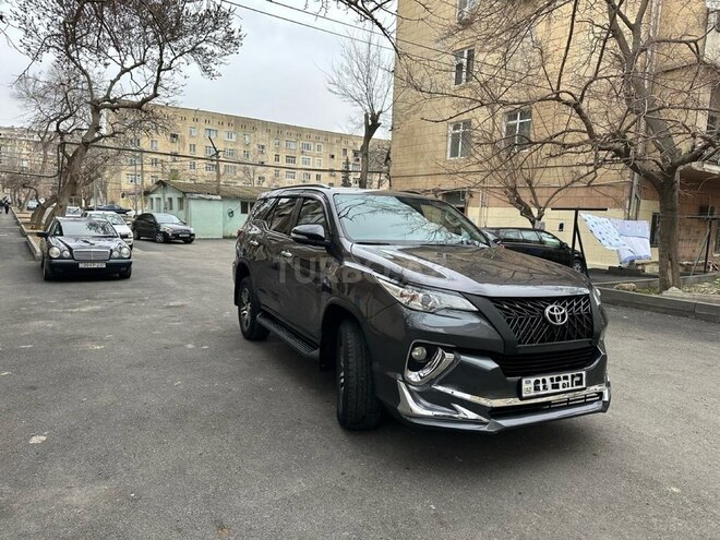Toyota Fortuner 2017, 186,000 km - 2.7 l - Bakı