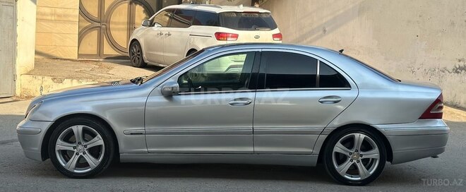 Mercedes C 240 2001, 245,780 km - 2.4 l - Bakı