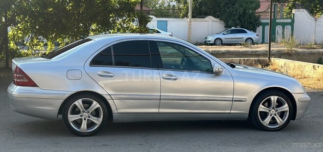 Mercedes C 240 2001, 245,780 km - 2.4 l - Bakı