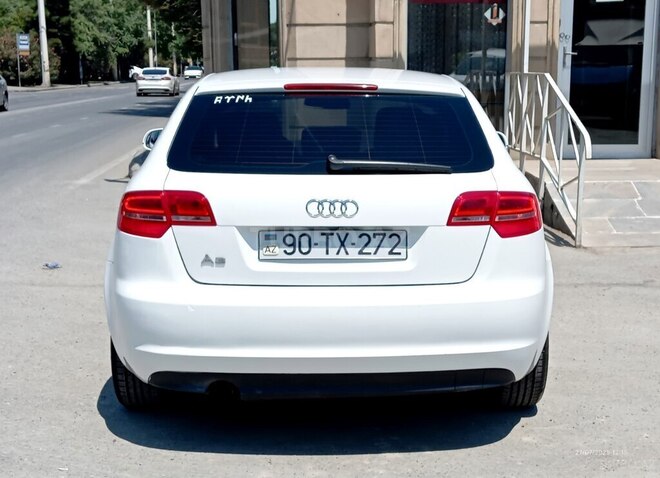 Audi A3 2011, 267,000 km - 1.6 л - Bakı