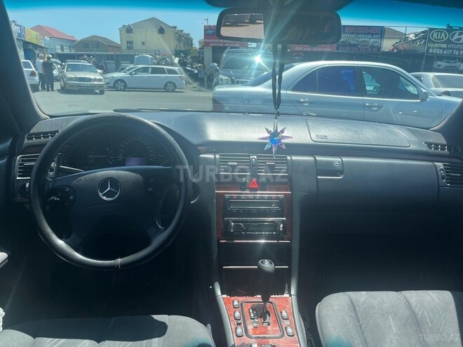 Mercedes E 220 d 2001, 231,123 km - 2.2 l - Bakı
