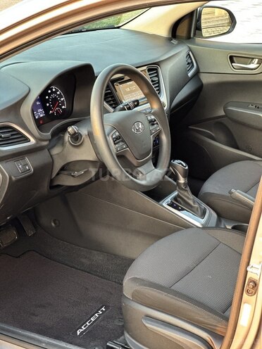 Hyundai Accent 2020, 58,000 km - 1.6 l - Saatlı