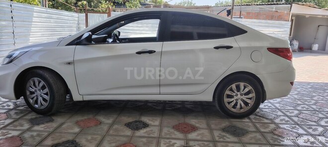 Hyundai Accent 2013, 222,483 km - 1.4 l - Qazax