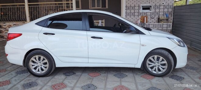 Hyundai Accent 2013, 222,483 km - 1.4 l - Qazax