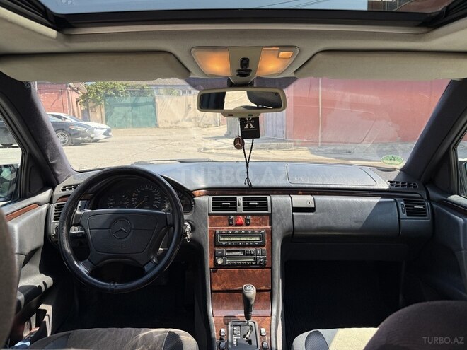 Mercedes E 230 1997, 340,000 km - 2.3 l - Bakı